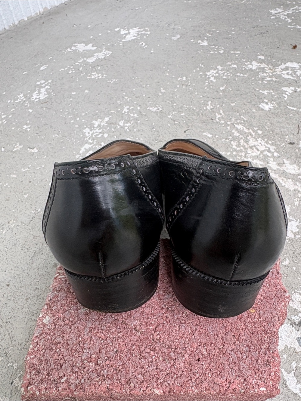 Vintage Chanel glossy leather loafers - Picture 8 of 11